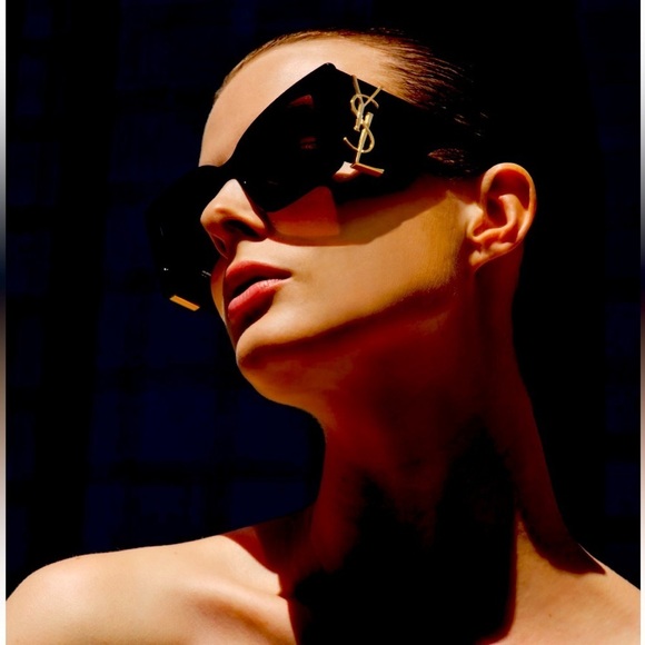 Yves Saint Laurent Accessories - Saint Laurent "Blaze" cat-eye sunglasses in acetate
0322